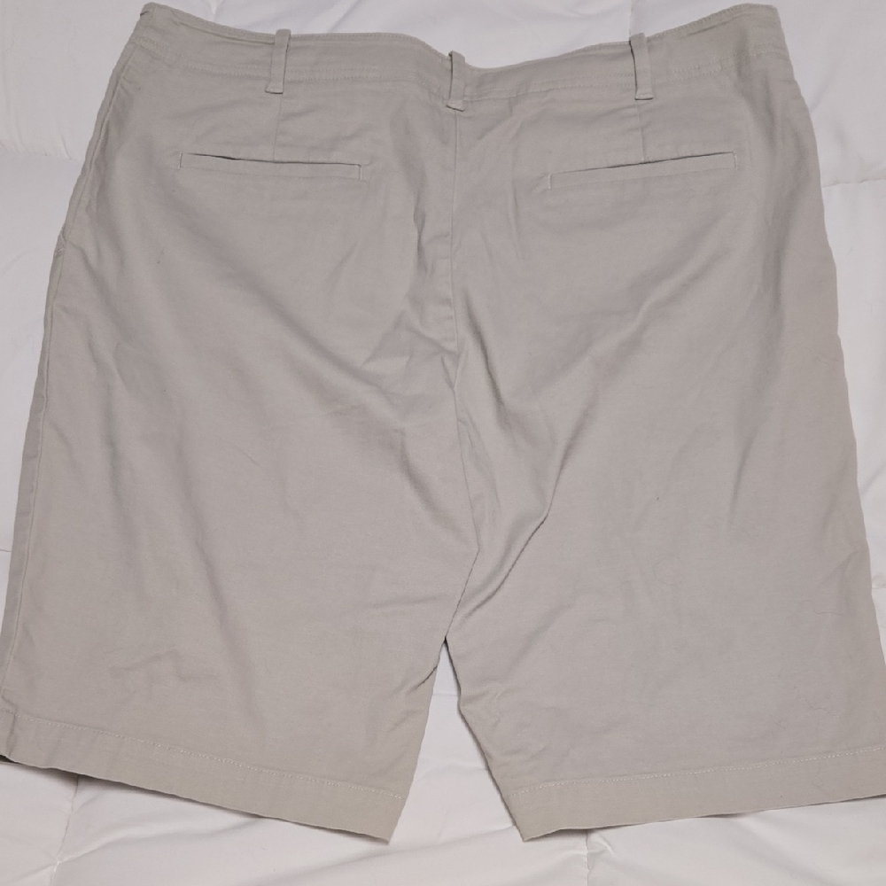 Women's Talbots Size 14 Tan Shorts - Picture 3 of 4